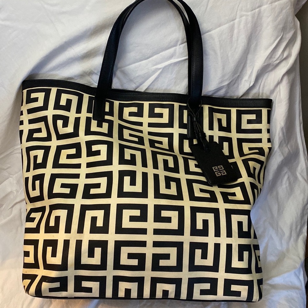 GIVENCHY  Shopper Tote Large